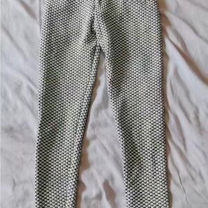 Stylish Monochrome Patterned Leggings